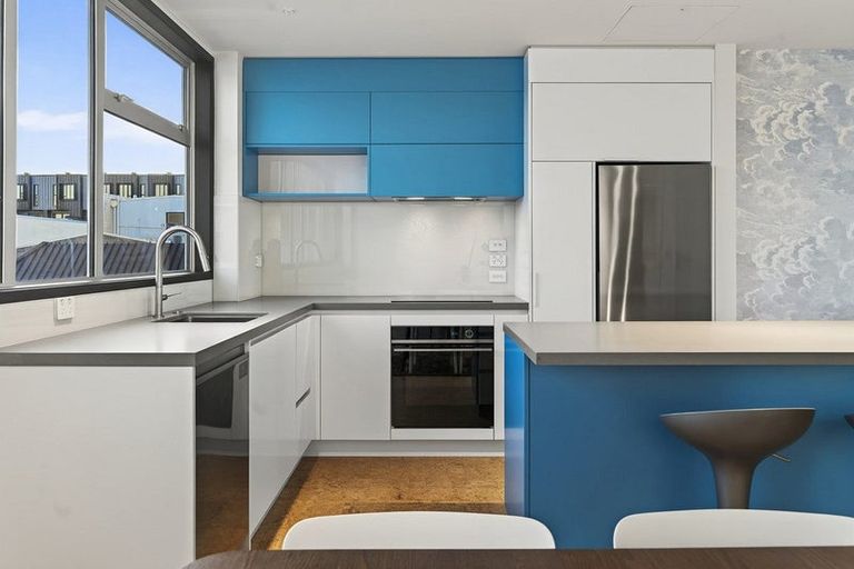 Photo of property in Elizabeth Height Apartments, 8 Elizabeth Street, Tauranga, 3110