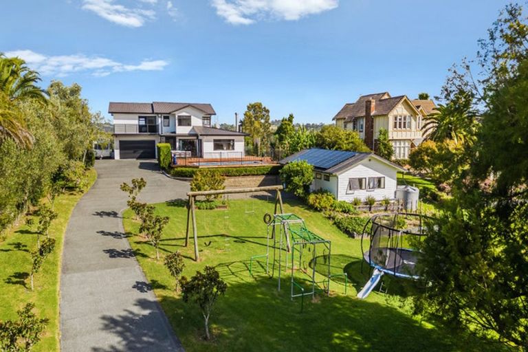 Photo of property in 143 Whangaparaoa Road, Red Beach, 0932