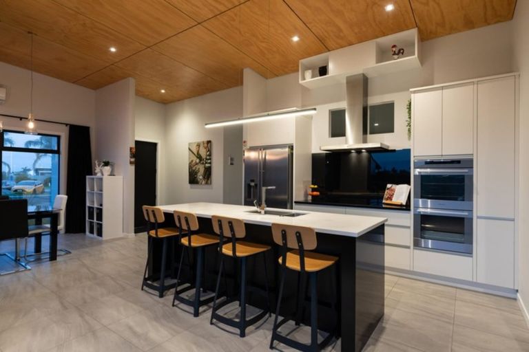 Photo of property in 23 Selliera Place, Papamoa Beach, Papamoa, 3118