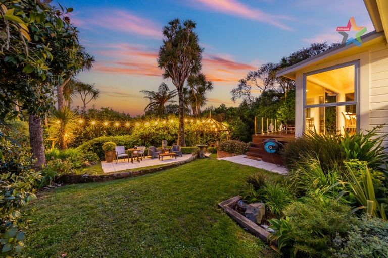 Photo of property in 100 Korokoro Road, Korokoro, Lower Hutt, 5012