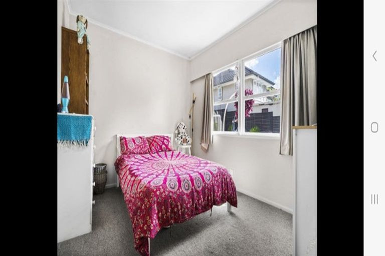 Photo of property in 29a Glenfern Road, Mellons Bay, Auckland, 2014