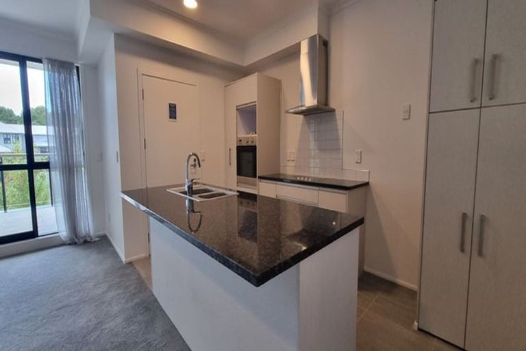 Photo of property in 10/11 Carlos Drive, Flat Bush, Auckland, 2016