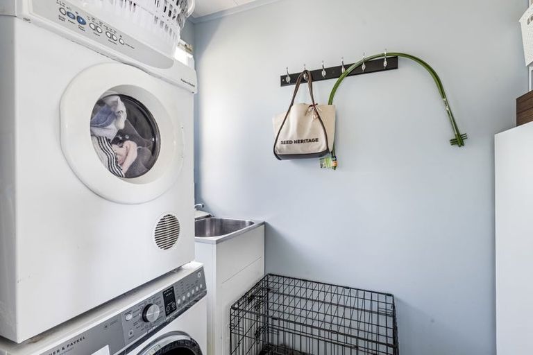 Photo of property in 13 Tahurangi Place, Spotswood, New Plymouth, 4310