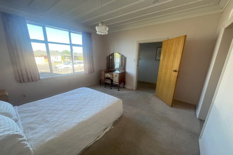 Photo of property in 5 Sanders Avenue, Westown, New Plymouth, 4310