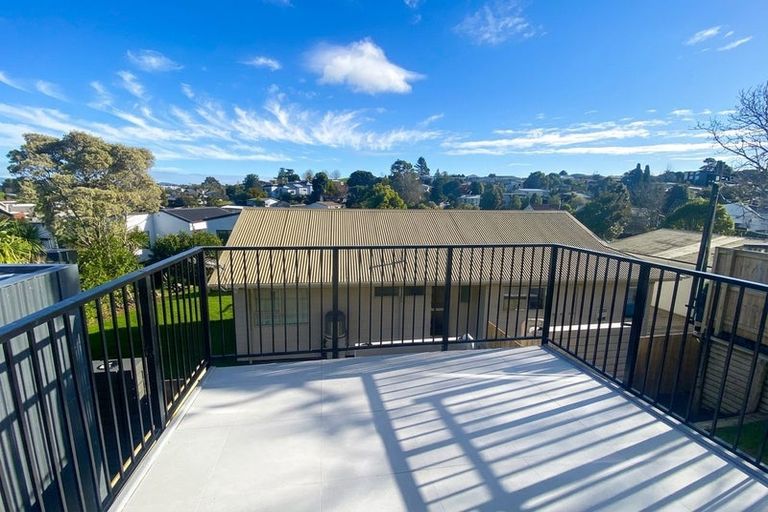 Photo of property in 23b Crosby Road, West Harbour, Auckland, 0618
