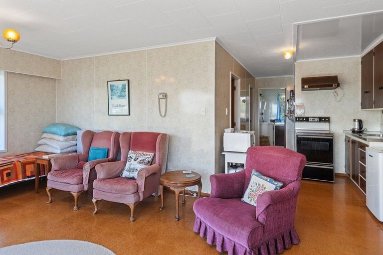 Photo of property in 50 Du Fresne Place, Russell, 0202