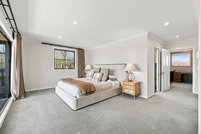 Photo of property in 40 Willowview Drive, Redwood, Christchurch, 8051