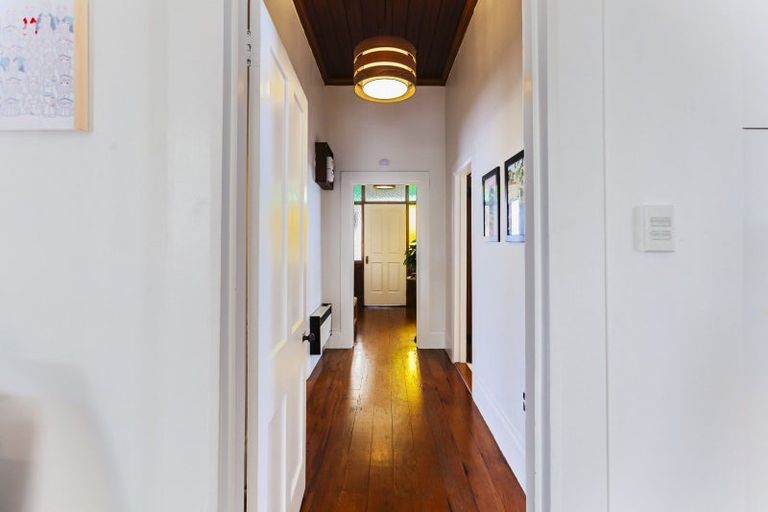 Photo of property in 149 Wellesley Road, Napier South, Napier, 4110