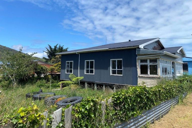 Photo of property in 9 Newcastle Street, Cobden, Greymouth, 7802