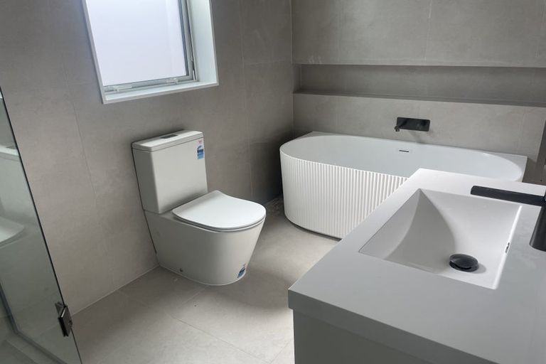 Photo of property in 6b Law Street, Torbay, Auckland, 0630