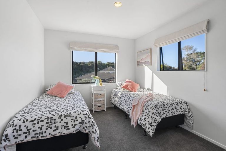 Photo of property in 1/42 Headcorn Place, Botany Downs, Auckland, 2010