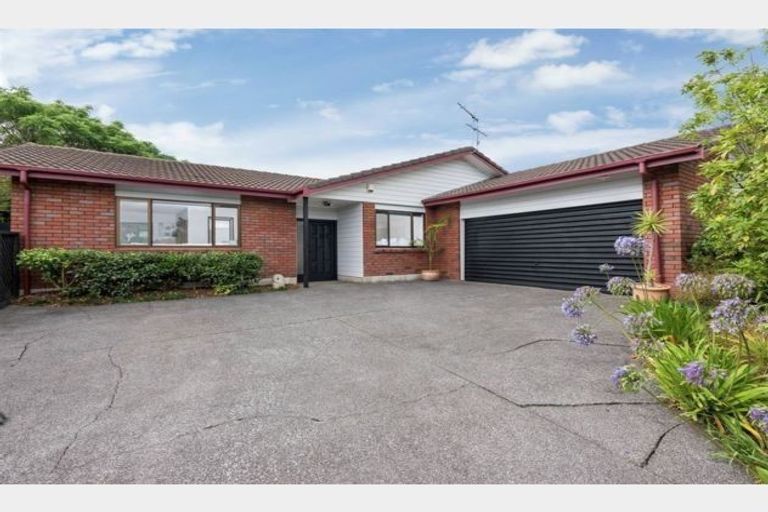 Photo of property in 53 Mirrabooka Avenue, Botany Downs, Auckland, 2010