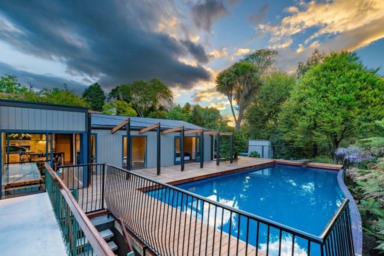 Photo of property in 89 Avonhead Road, Avonhead, Christchurch, 8042