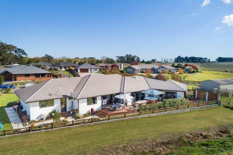 Photo of property in 10 Hanalin Drive, Marton, 4710