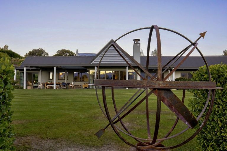 Photo of property in 251 Beacon Point Road, Wanaka, 9305