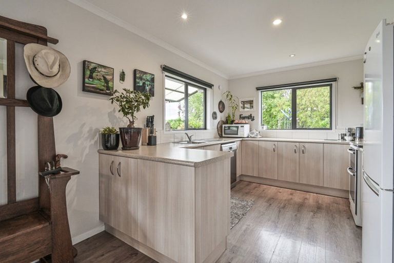 Photo of property in 1215 Taihape Road, Sherenden, Hastings, 4179