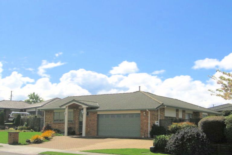 Photo of property in 35 Warwick Drive, Lynmore, Rotorua, 3010