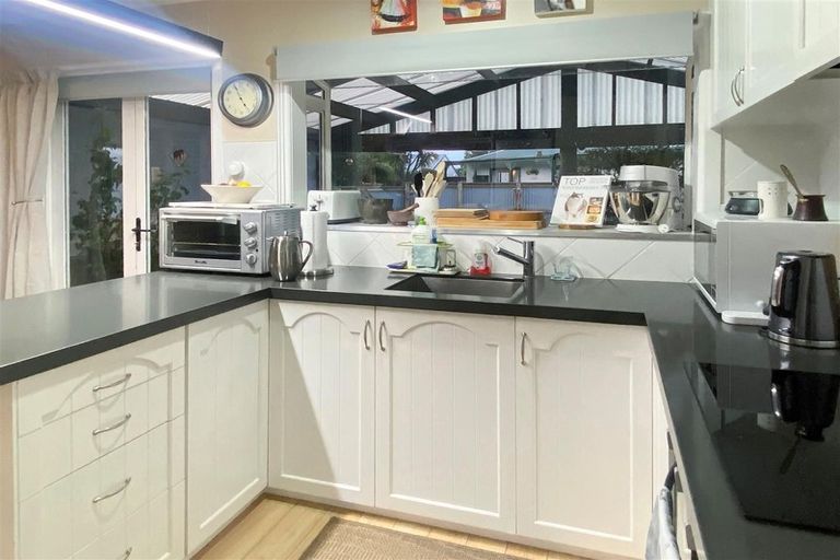 Photo of property in 11 Edmund Road, Mangakakahi, Rotorua, 3015