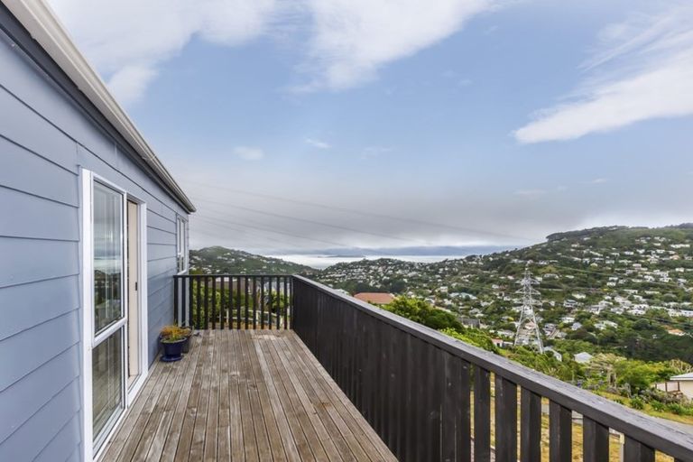 Photo of property in 1 Chequers Way, Crofton Downs, Wellington, 6035