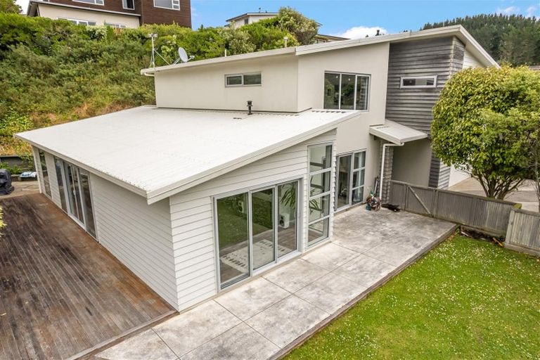 Photo of property in 7 Halewood Grove, Churton Park, Wellington, 6037