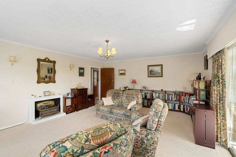 Photo of property in 89 Kawiu Road, Levin, 5510