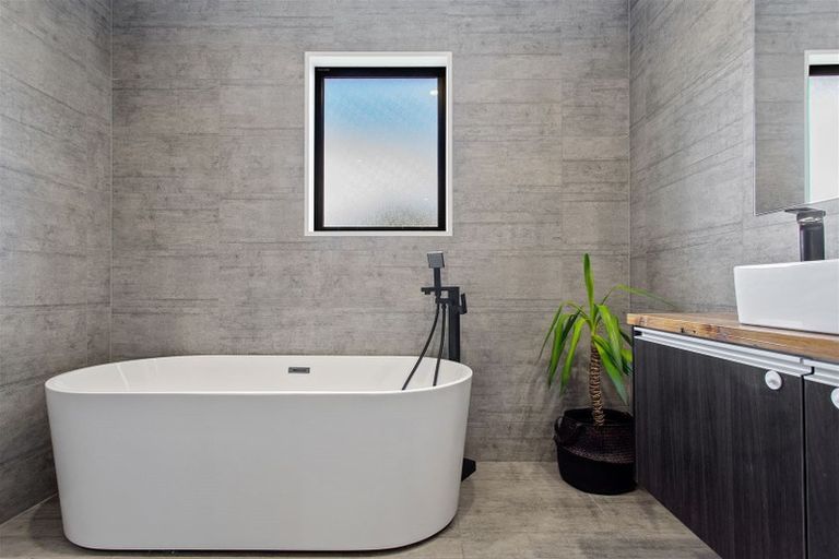 Photo of property in 28 Wakeman Way, Kaiapoi, 7630