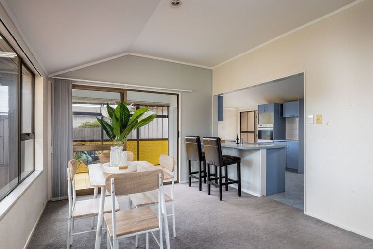 Photo of property in 115 Heta Road, Highlands Park, New Plymouth, 4312