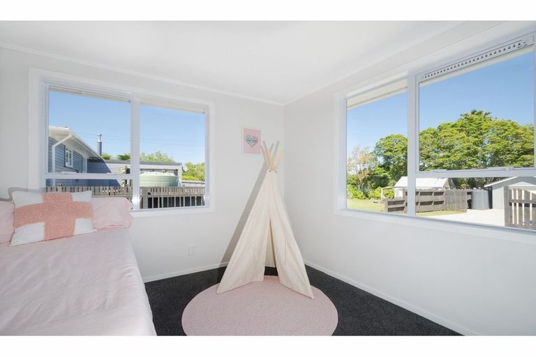 Photo of property in 16 Tapu Road, Huapai, Kumeu, 0810