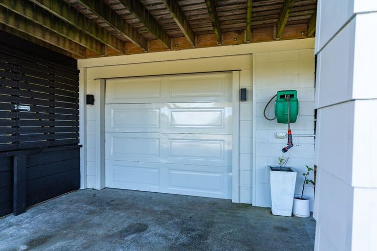 Photo of property in 3 Bickerstaffe Road, Maungaturoto, 0520