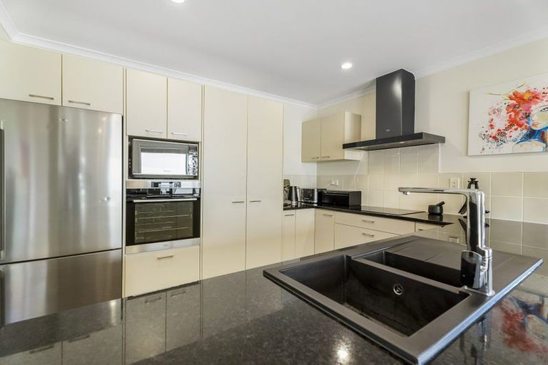 Photo of property in 22 Keepers Drive, Gulf Harbour, Whangaparaoa, 0930