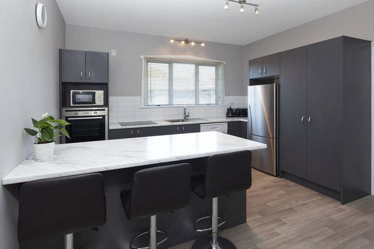 Photo of property in 1/274 Main North Road, Redwood, Christchurch, 8051