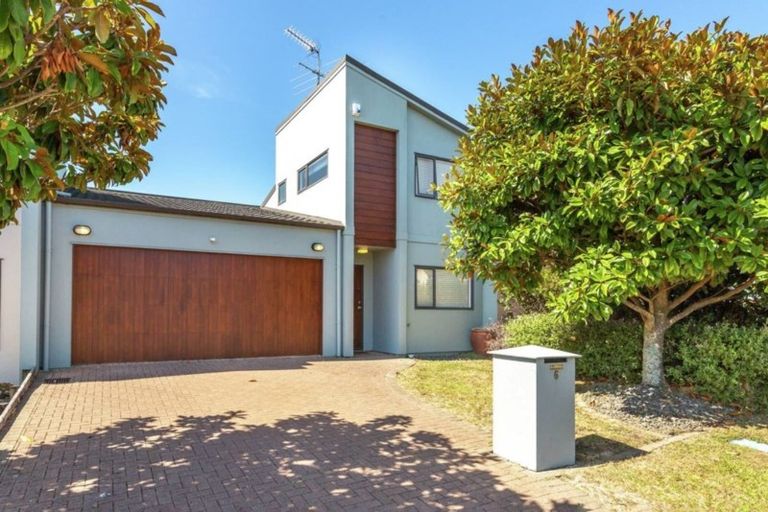 Photo of property in 6 Nagle Place, Golflands, Auckland, 2013