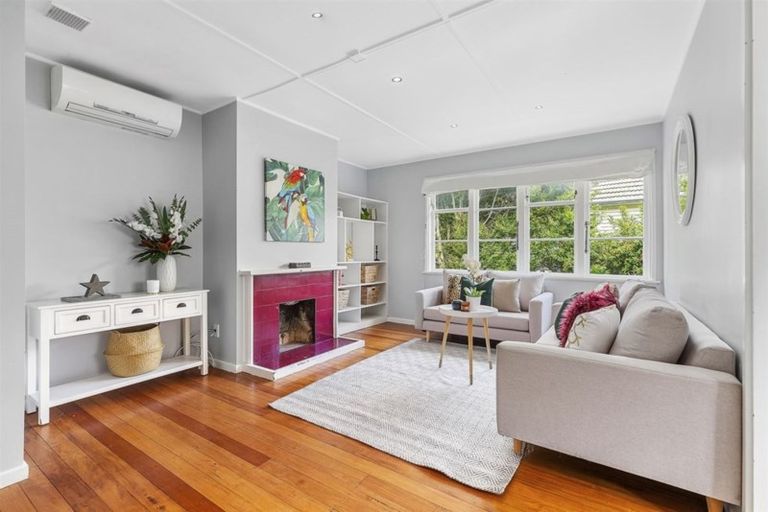 Photo of property in 11 Warwick Street, Wilton, Wellington, 6012