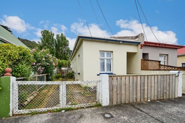 Photo of property in 49 Riddlers Crescent, Petone, Lower Hutt, 5012