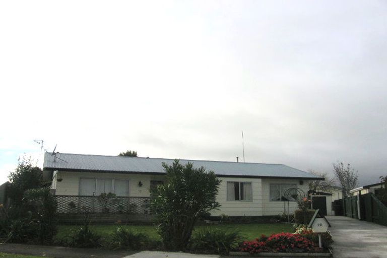 Photo of property in 10 Chelmarsh Place, Highbury, Palmerston North, 4412