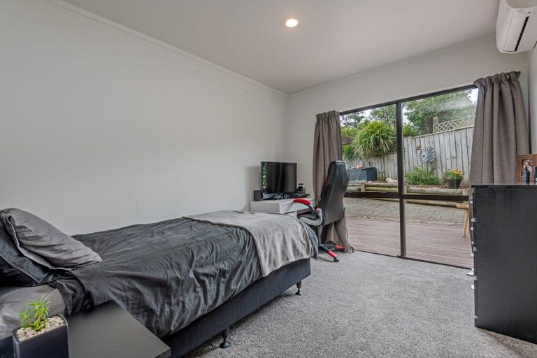 Photo of property in 1 Springdale Grove, Fitzherbert, Palmerston North, 4410