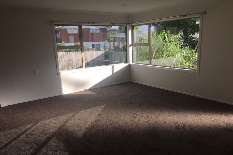 Photo of property in 2/34 Portadown Avenue, Pakuranga Heights, Auckland, 2010