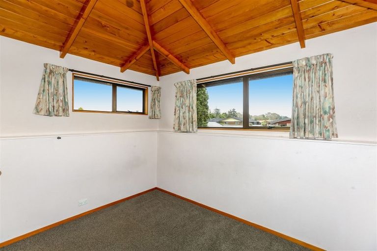 Photo of property in 6 Highlands Place, Highlands Park, New Plymouth, 4312