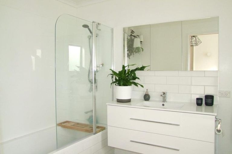 Photo of property in 30 Burns Street, Milton, 9220