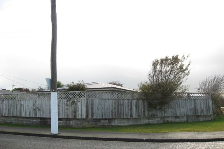 Photo of property in 24 Holloway Street, Waikiwi, Invercargill, 9810