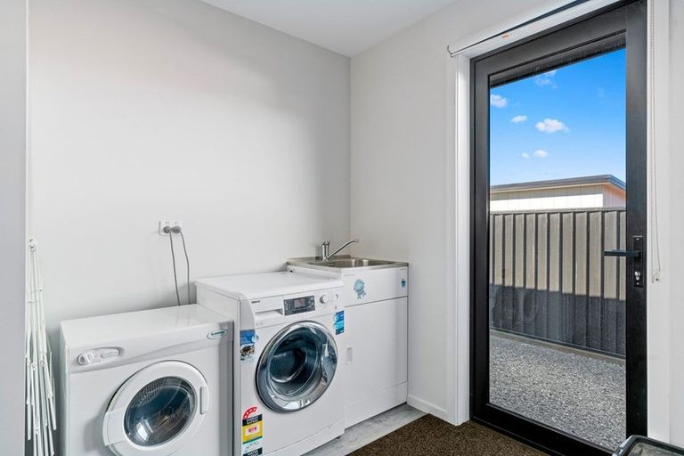 Photo of property in 8 Magpie Place, Lake Hawea, Wanaka, 9382