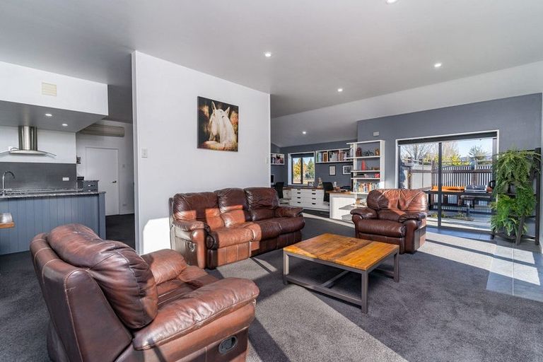 Photo of property in 16 Matukituki Crescent, Twizel, 7901