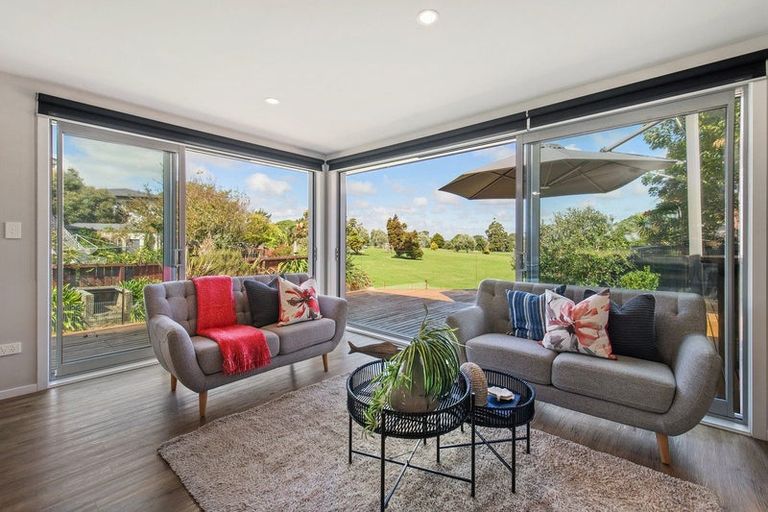 Photo of property in 160 Torkar Road, Clarks Beach, 2122