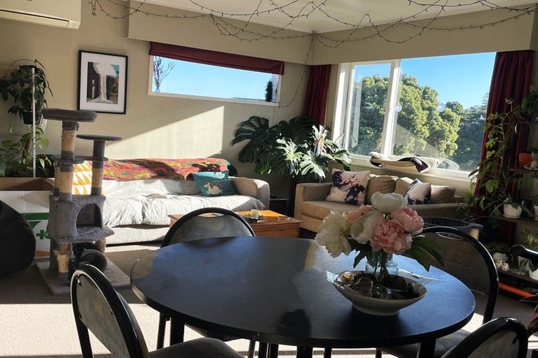 Photo of property in 99a Dowse Drive, Maungaraki, Lower Hutt, 5010