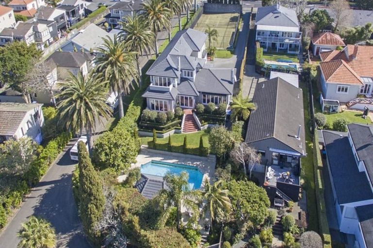 Photo of property in 184 Kohimarama Road, Kohimarama, Auckland, 1071