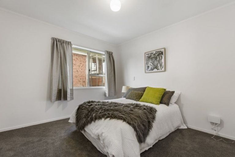 Photo of property in 2/121 Gardner Avenue, New Lynn, Auckland, 0600