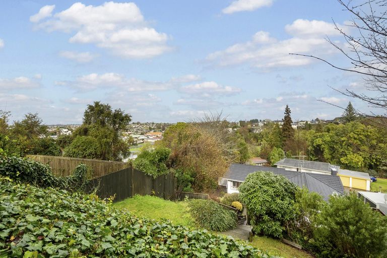 Photo of property in 32 Rothesay Place, Dinsdale, Hamilton, 3204