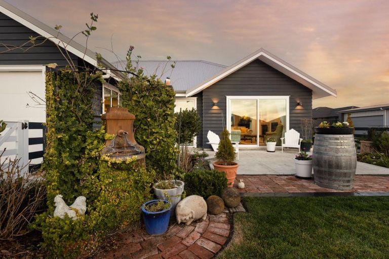 Photo of property in 5 Grooby Place, Havelock North, 4130