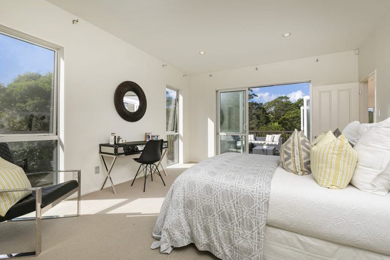 Photo of property in 6 Mural Place, Greenhithe, Auckland, 0632