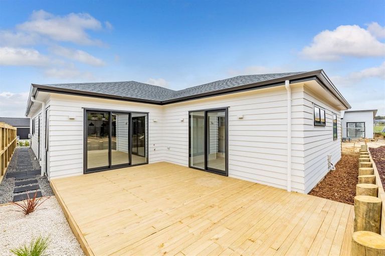 Photo of property in 7 Vintry Drive, Kumeu, 0810